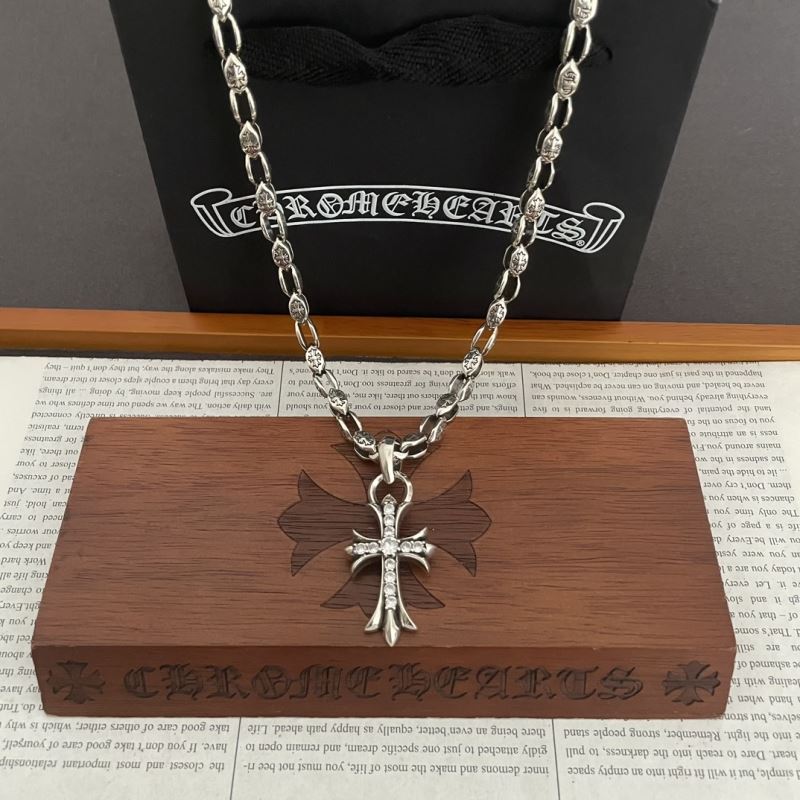 Ch**me He**ts necklaces